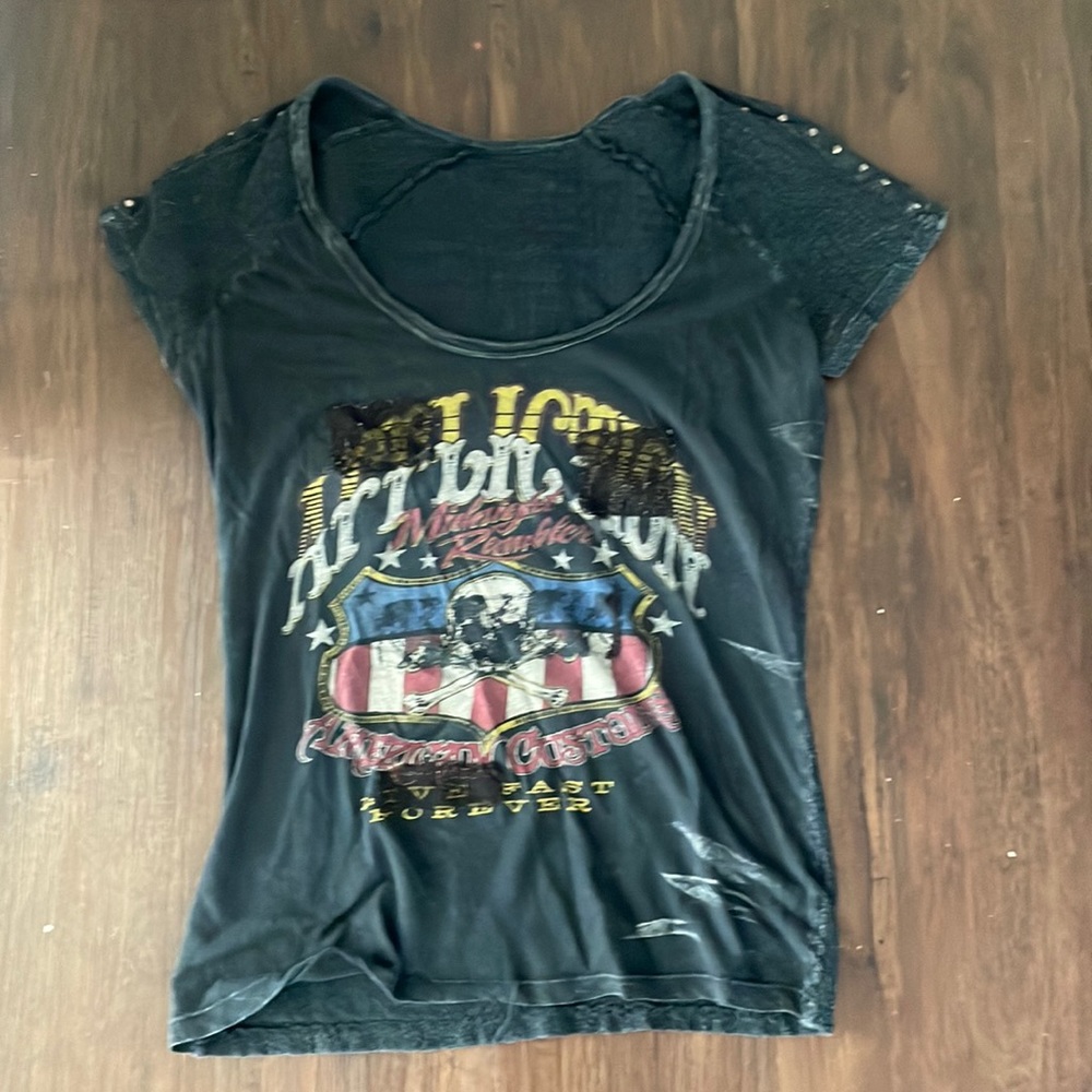 Gently worn affliction top M